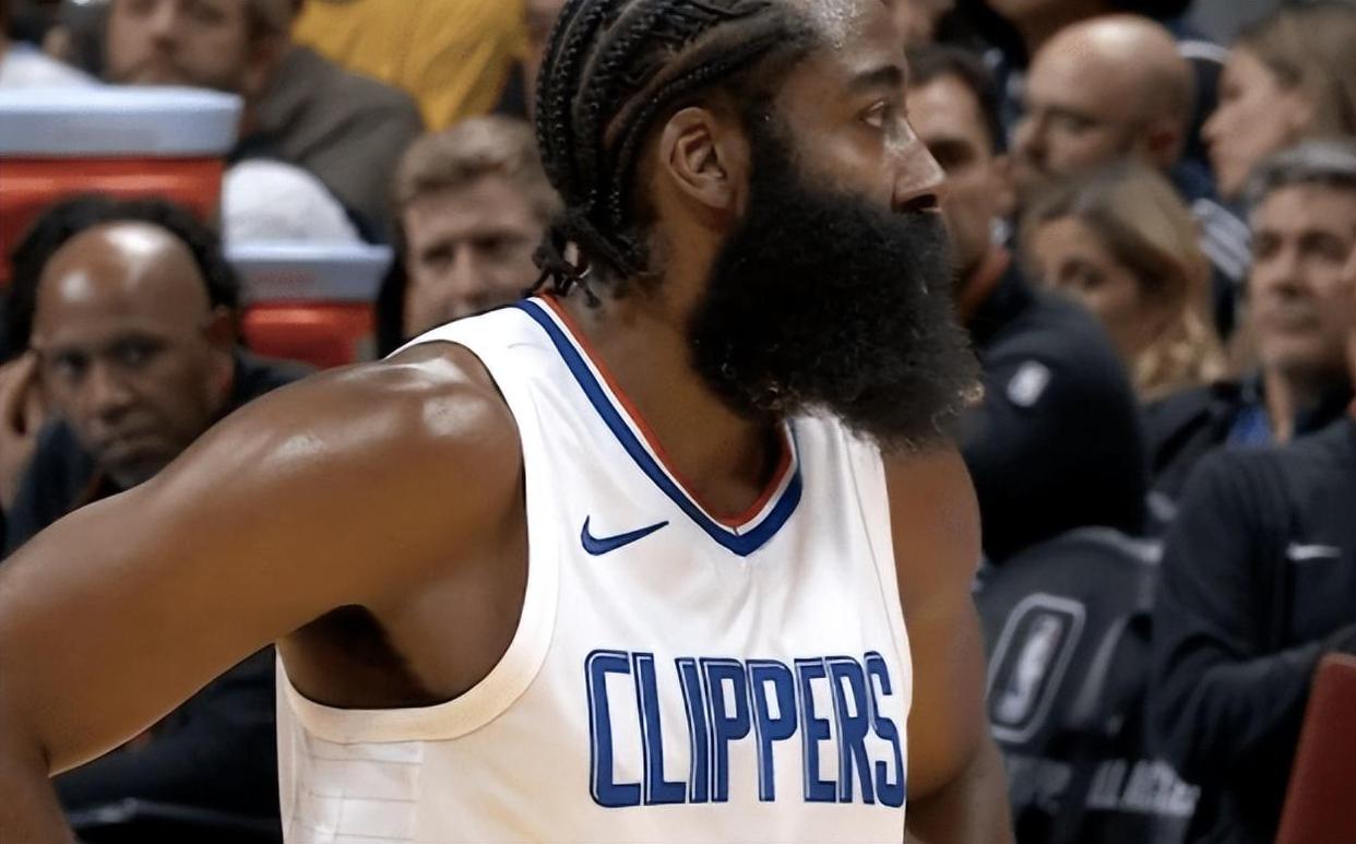 NBA常规赛赛程吃紧；勒沃库森赛后防线松动；赛场秩序良好；训练强度明显提升